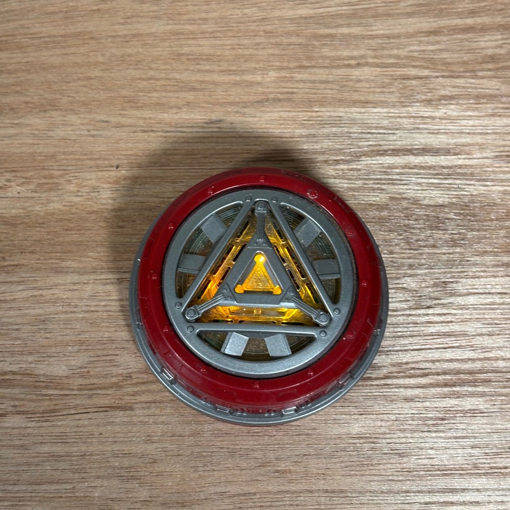 Marvel Iron Man 2 Arc Reactor Light‎ Up Sound Toy 2010 Hasbro C-2876A Red Silver - Picture 2 of 6